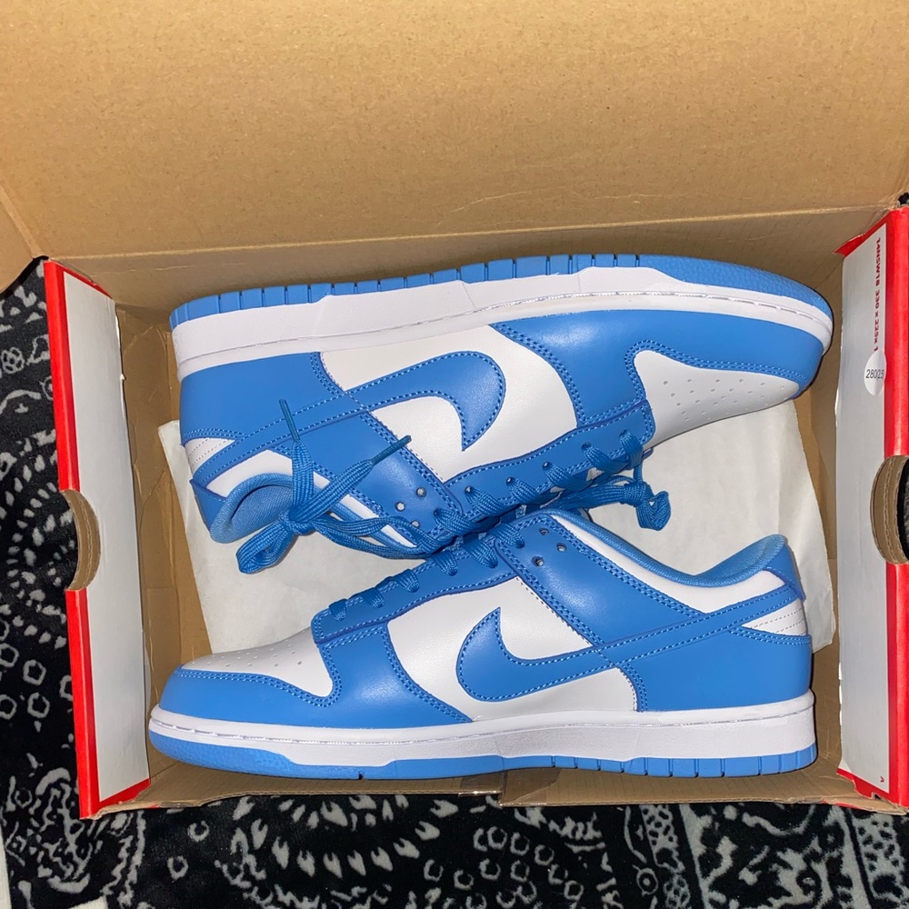 Nike dunk low UNC 10M DS